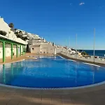 Beachfront 2 Bedroom * Албуфейра
