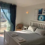 Beachfront 2 Bedroom Апартаменты *