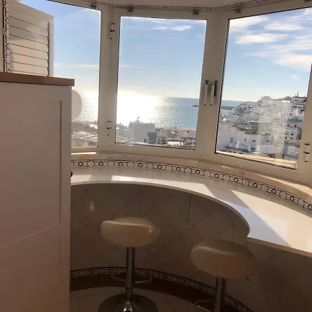 Beachfront 2 Bedroom *