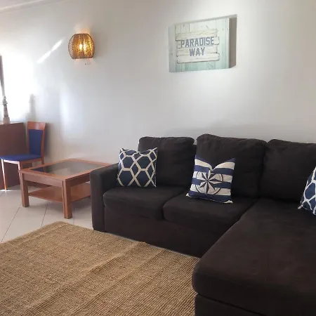 Daire Beachfront 2 Bedroom *