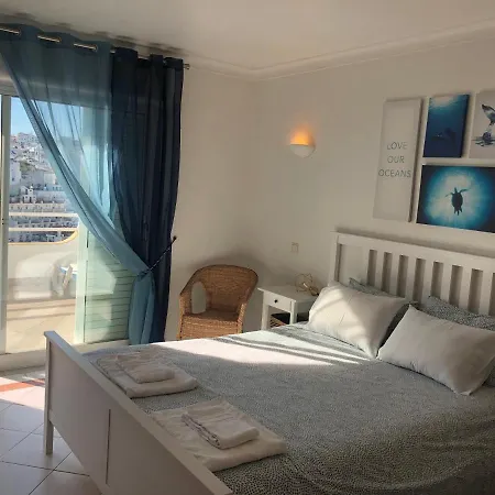 Beachfront 2 Bedroom Apartment *