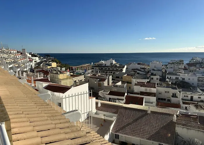 Beachfront 2 Bedroom *