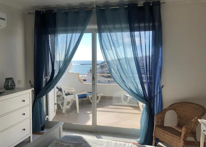 Beachfront 2 Bedroom 아파트