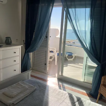 Appartement Beachfront 2 Bedroom *