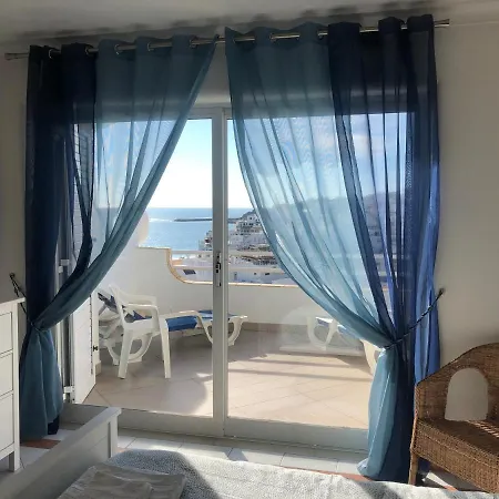 Beachfront 2 Bedroom Appartement